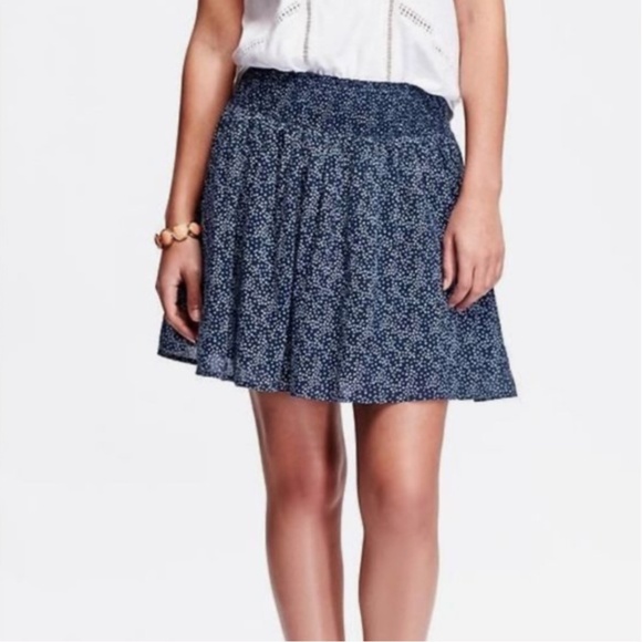 Old Navy Star‑Print Mini Skirt • Navy • Size XS • Lined & Flowy - Picture 1 of 4